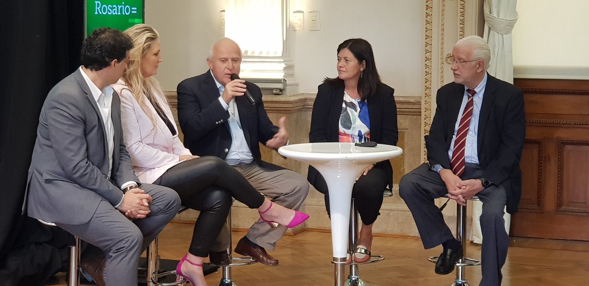 jczabalza's tweet photo. "Santa Fe es vanguardia en Arg en cambio d matriz energética" Ing Garibaldi
Presentación resultados d #ExperienciaBioBus, biodiesel al 25% y 100% llevada a cabo en 310 ómnibus transporte público de Rosario
Menos emisiones d gases d invernadero a la atmósfera #SantaFeNoVaParaAtras https://t.co/6HMoemTA92