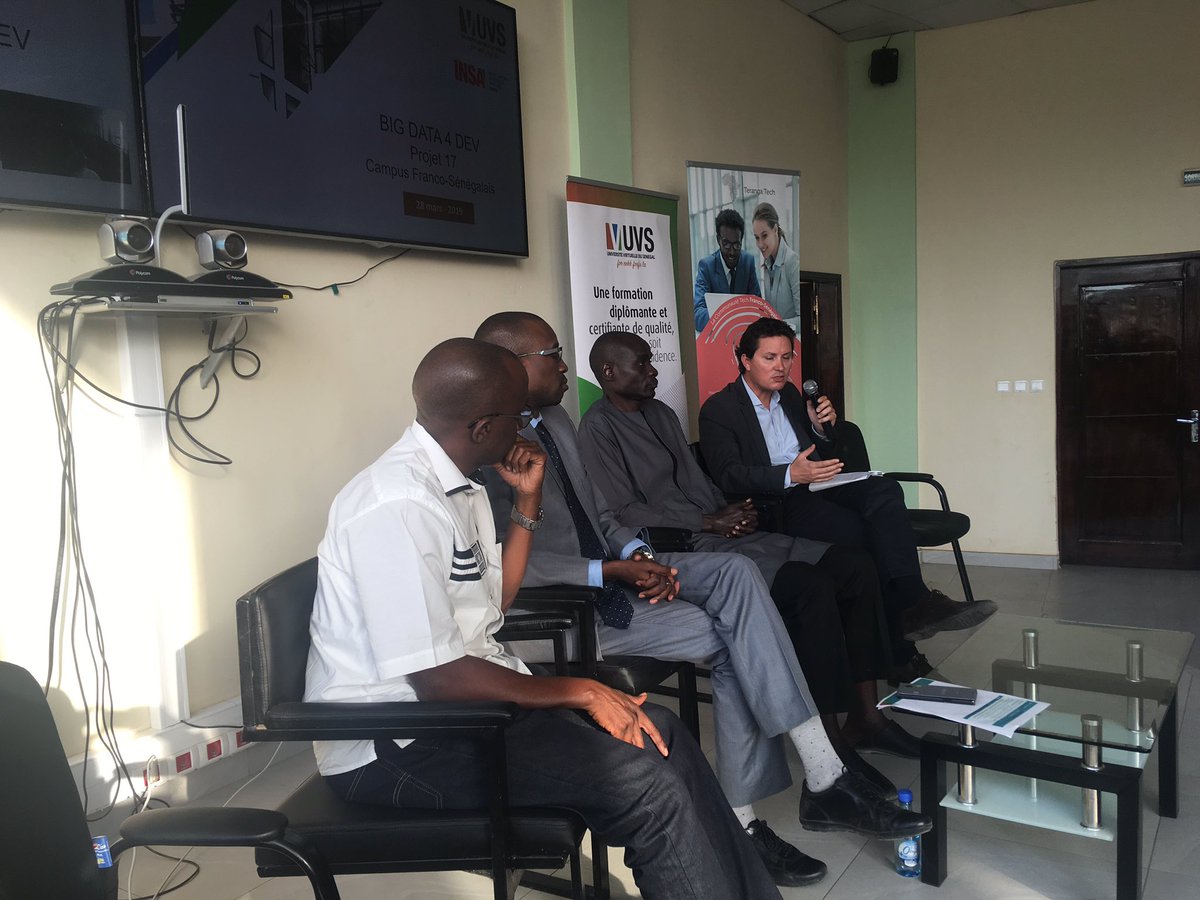 AdrienSchwarz75's tweet photo. Toujours @uvs rencontre #terangatech et #uvs , présentation du projet Campus Franco sénégalais avec une vingtaine de formations dès la rentrée prochaine !!
@FranceoSenegal @TerangaTech https://t.co/qodszbBpiL