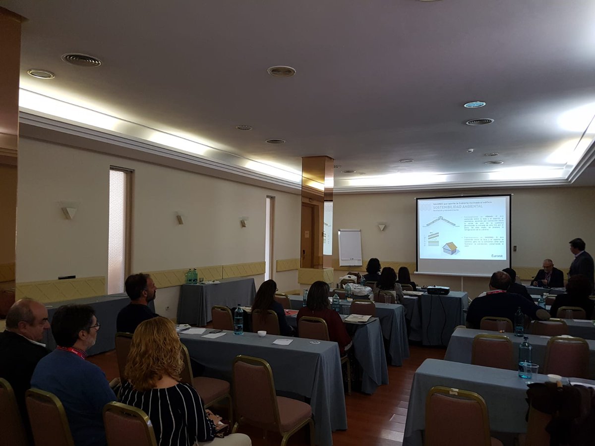 tinstalacion's tweet image. #DpaForum #Sevilla 🔻 Juan Manuel gerente de grandes cuentas de Euronit nos habla sobre los envolventes de fibrocemento. Euronit y #Equitone @EuronitES  
#Construccion #Arquitectura #JuevesdeArquitectura 
bit.ly/EventosInfocon…