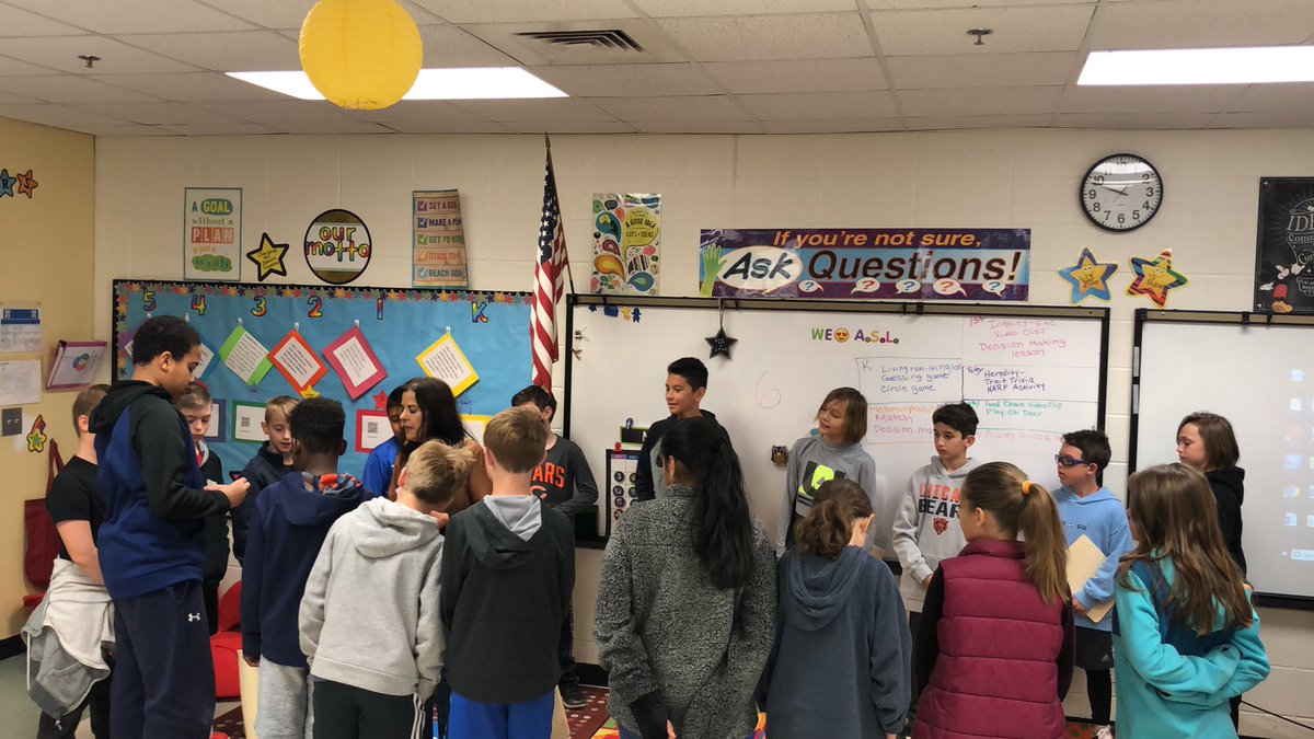 5Dibert5's tweet photo. Love watching Leeson incorporate grade level standards into her awesome activities!! #pawsandshare https://t.co/n78u5ZwJsO