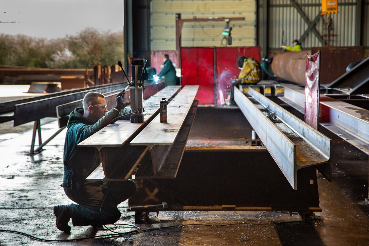 Damwand's tweet photo. Goed bezig bij Sterk Metaal! #constructiewerk #prefab #remmingwerk #EN1090 #executieklasseIII https://t.co/yuuWCiCdL0