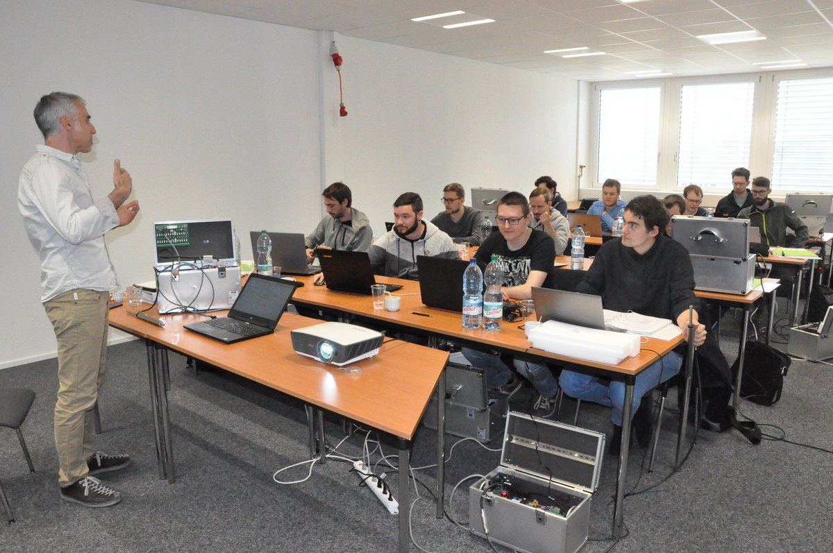ABBTSBADEN's tweet photo. Kürzlich hatten wir die Möglichkeit, bei der Firma LinMot (NTI) ein Praktikum zum Thema "Linearantriebe" durchzuführen. Das Interesse der Systemtechnik-Klassen vom fünften Semester war riesig! Vielen Dank für den herzlichen Empfang!
#Systemtechnik #LinMot #ABBTS https://t.co/HsR7bXulTj