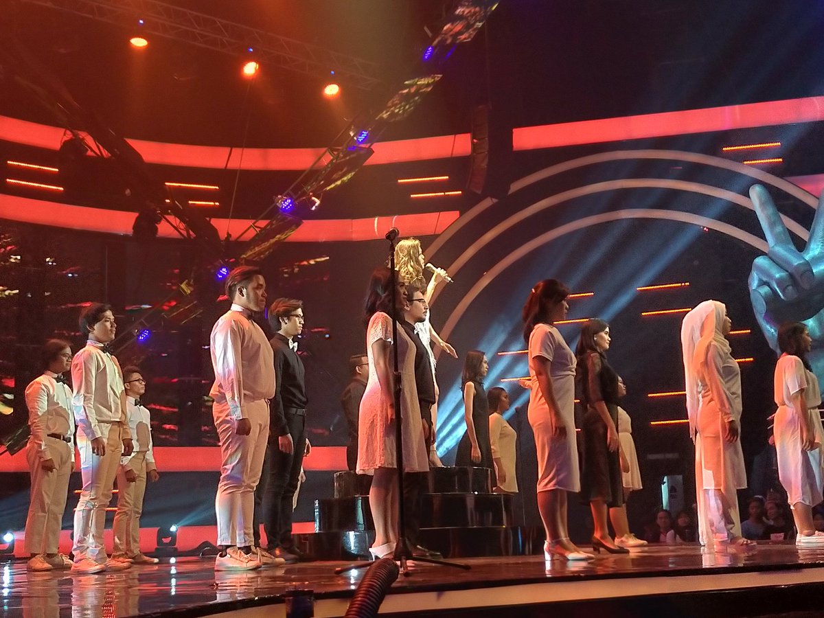 OfficialGTVID's tweet photo. Membawakan lagu "We are the champion!", Rambu membuat semangat semua yang hadir di panggung Grand Final The Voice Indonesia semakin membara ya! Yuk vote Rambu sebanyak-banyaknya di Shopee dan menangkan hadiah ratusan juta rupiah! #VoteDiShopee #TheVoiceGTV #MakeItLouder @ShopeeID https://t.co/KULLWJxsBr