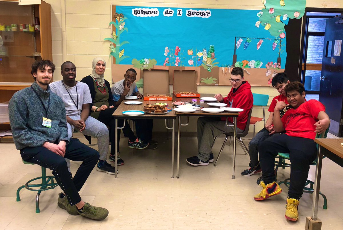 weareSTYLEish's tweet photo. Pizza party in #styleprogram at @TDSB_CEHS. Sorry you missed the #gamenight! #Recreation #Afterschool #AfterSchoolClub https://t.co/Cz8c6JES0G