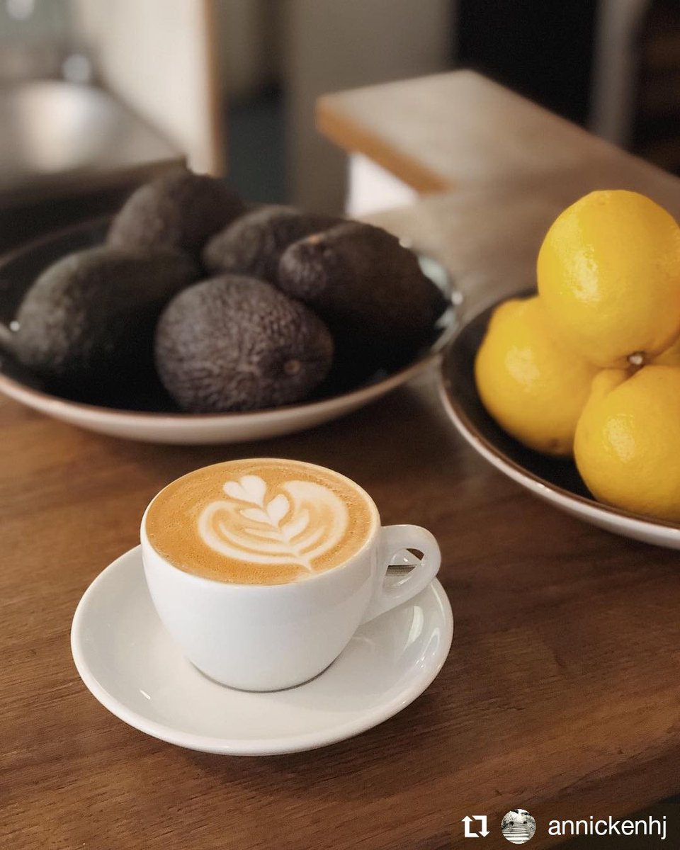 RightSideCoffee's tweet photo. Coffee? anyone? 🙋‍♀🙋‍♂

Thanks for the pic @annickenhj 

#rightsidecoffee #coffeeroasters #coffeelover #cafe #cafedeespecialidad #singleorigin https://t.co/j6l6A3TbgA
