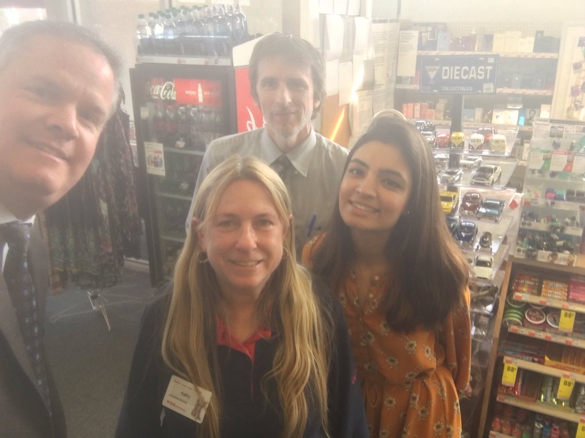 ScottMcElfresh1's tweet photo. Congrats and thank you to Kathy for being 428’s MTD MCC “mycustomer champion”!! 🏆#ThankthemThursday #CVSelfie https://t.co/abY2h6MvNY