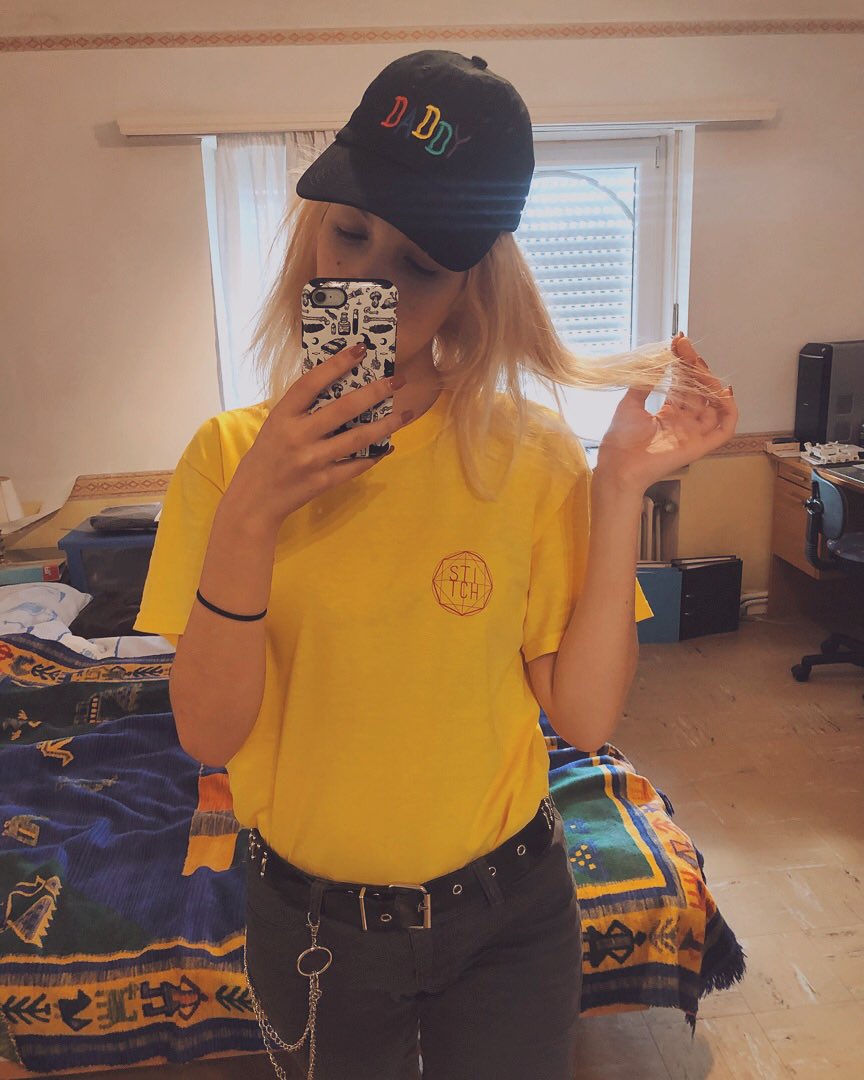 noobpoopqueen's tweet photo. Hi everyone. #stitchstorelu #daddycap #yellowtshirt https://t.co/QnmRex2lMJ