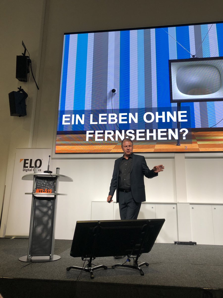 ITnet_TH's tweet photo. Keynote von Dr. Jens Uwe Meyer “Digitale Disruption” #ITLS19 https://t.co/N91mcDnuay
