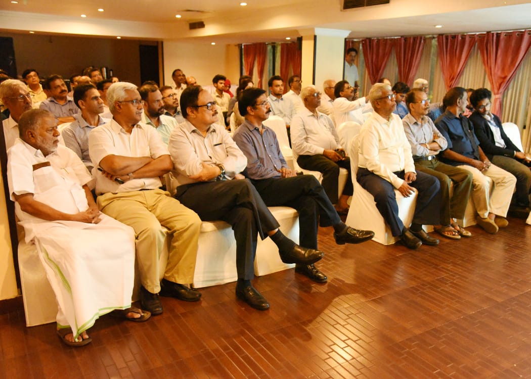 CalicutManagem1's tweet photo. "Secured Automation through Blockchain " - CMA montly lecture session by guest speaker Mr Srinivas Mahankali. https://t.co/keYKKoKrlC