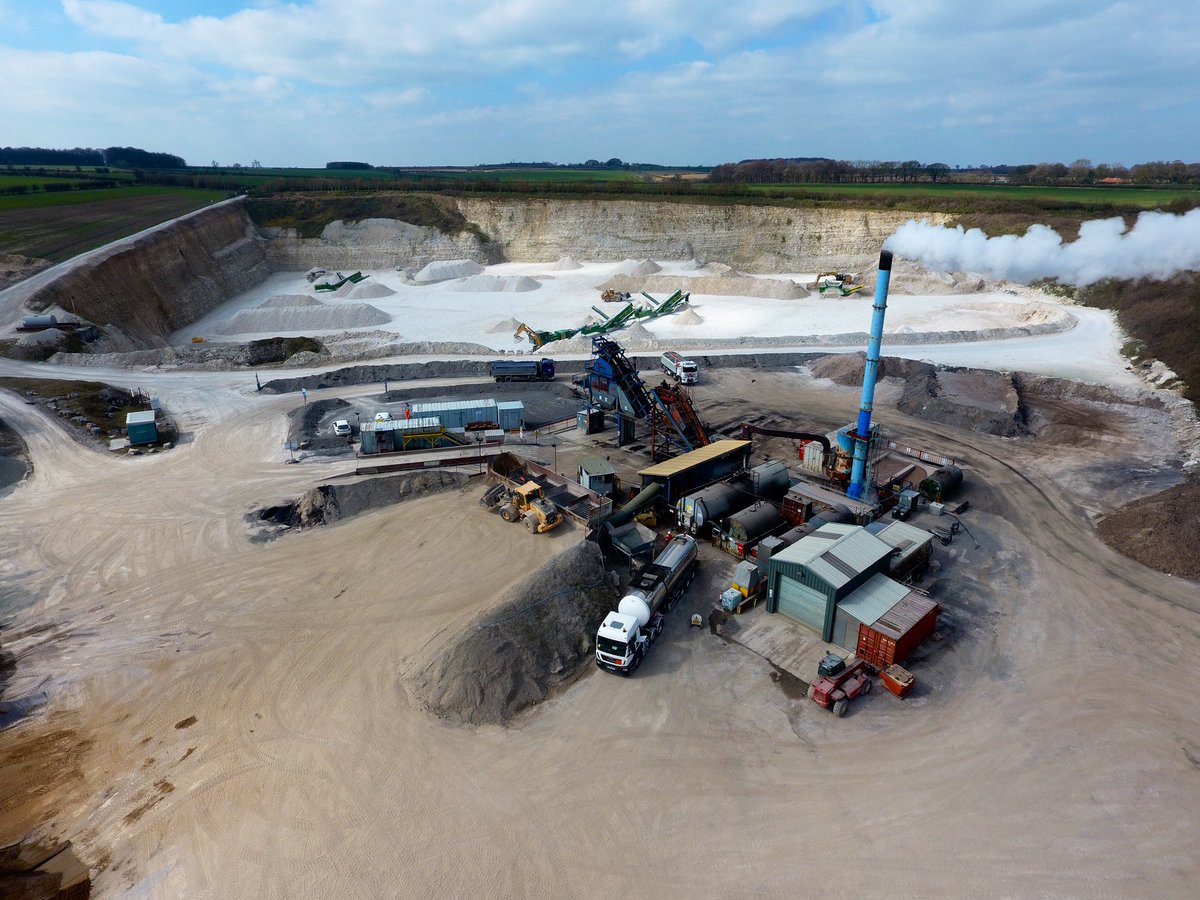 ☀️ VFL <a href="/CEMEX_UK/">CEMEX UK</a> Fridaythorpe today! Great progress with traffic management improvements by Leo and the team!