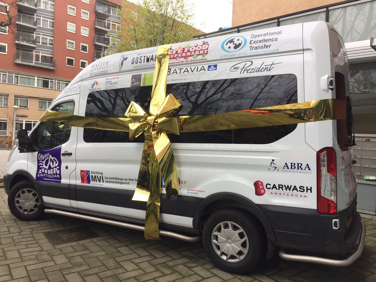 ZGAO_zorg's tweet photo. Met dank aan #stichtingmvi en vele sponsoren hebben wij een eigen bus voor bezoekers #dagcentrum en bewoners #flevohuis en #deopenhof https://t.co/nocF7SHXgG