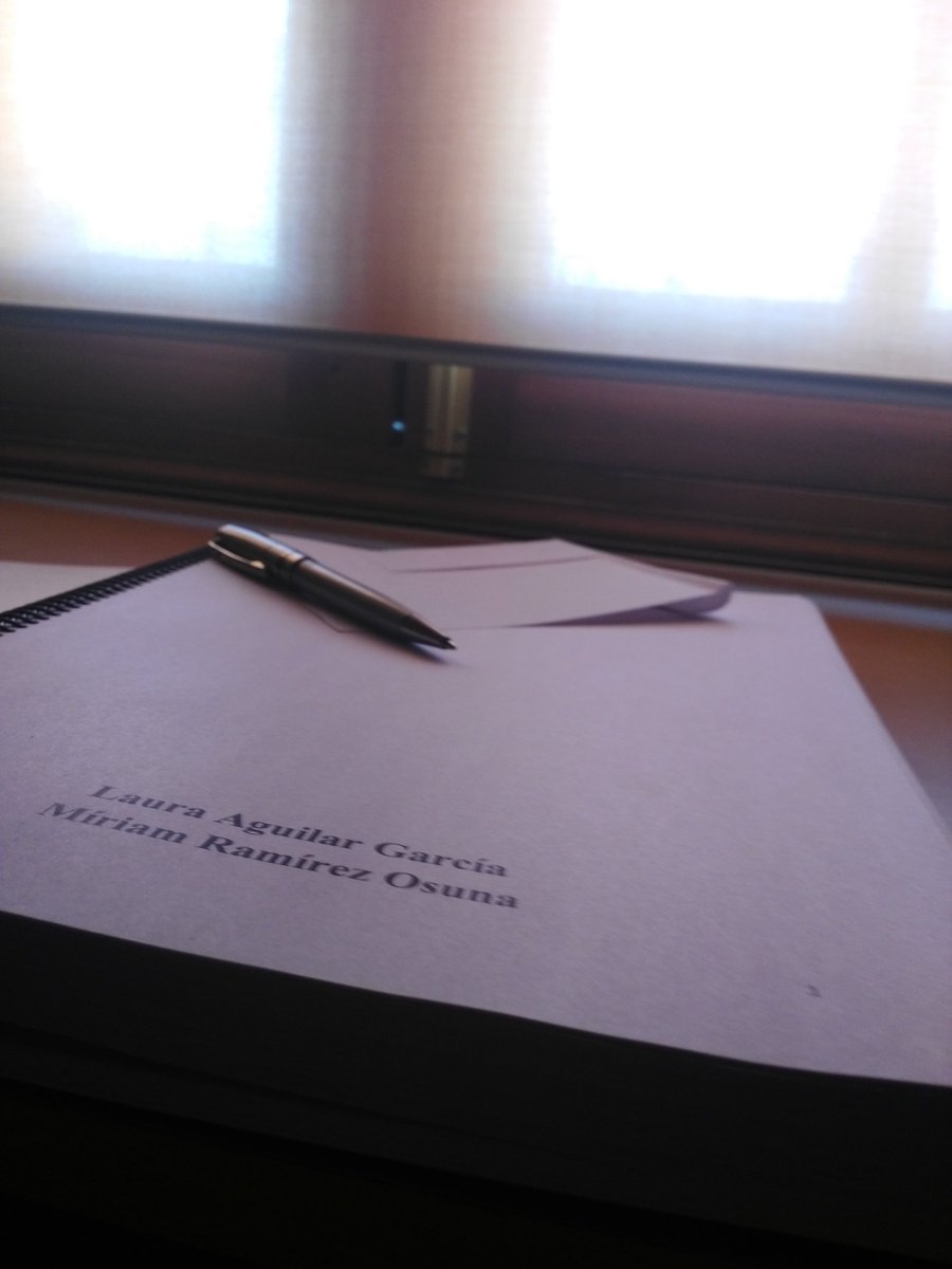 lauriventilla's tweet photo. Cumpliendo un sueño #Némesis #Próximamente @MiriamTars https://t.co/nOyXFPsNpi
