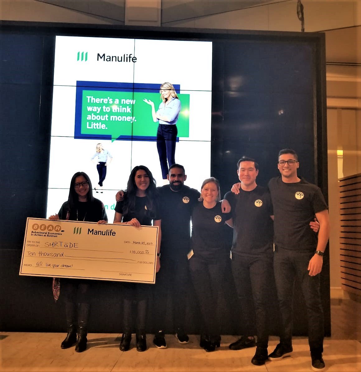 UofT_BEAR's tweet photo. Congratulations Team #SMARTRaDE for winning #MSC2019 @Manulife New Product Challenge! 🥇🏆🎉 We have to say, the quality of the ideas and pitches is growing exponentially over the years. Great job everyone! 👏👏 #MarketforSelfControl #BehaviouralEconomics #Entrepreneurship https://t.co/wEf4DfW3e1