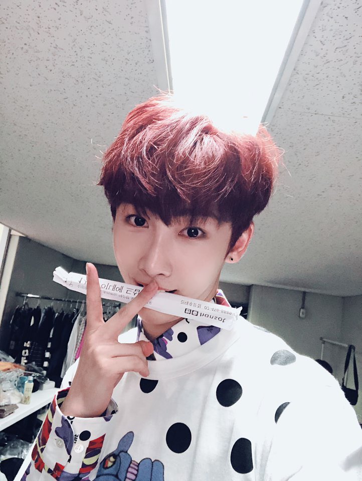by_verivery's tweet photo. [#호영]
오늘이 제가 젤리피쉬에서 연습을 시작한지 벌써 3년되는 날이래요😳
우리 베러들은 언제 3살 되려나???😍
#VERIVERY #베리베리 #호영배 #예전사진 #용승이의기록 #0328 #베러 https://t.co/c3cx0xJy0P