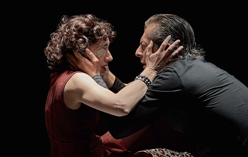 Teatro es ver a @evarufo_actriz y <a href="/JesusNoguero/">Jesús Noguero</a> , mano a mano, devorando el texto de Ignacio del Moral. Talento puro. ‘Espejo de victima’ - Teatro María Guerrero (20mar/ 21abr19). Vuelen a verlo. Lo disfrutarán, mucho!! <a href="/centrodramatico/">CDN</a> <a href="/INAEM_Cultura/">INAEM</a> @ElviraHerrera_
