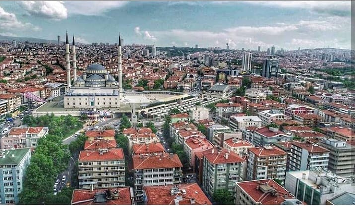 Ankaradan uzaklaşmayan, hasreti ne bilsin, özlemi ne bilsin.