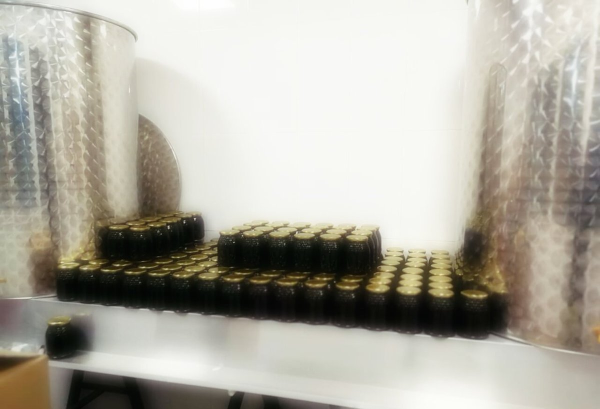 ARaiaDoMel1's tweet photo. Últimas provisiones para este año. En breves inicio de nueva temporada. #sefinem #todoseacaba #nuevatemporada #estonoacabaqui #masymejor #ARAIÑADOMEL https://t.co/IcX0DH5aHG