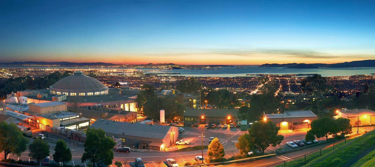 BerkeleyBrett's tweet image. Bravo, Fermilab!! I haven&apos;t visited since 2005, but I had a great time when I was there (the people were fantastic!). Greetings from the @AdvLightSource Control Room at @BerkeleyLab 😊 #Fermilab #AdvancedLightSource #HappyTimes