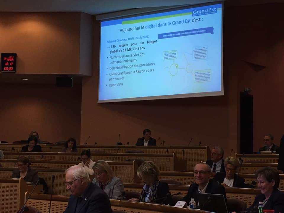 PatrickThil's tweet photo. Ce jeudi assemblée plénière sur deux jours de @regiongrandest : 1er thème = fibre sur tout le territoire, lutte contre la fracture numérique, tablettes numériques gratuites aux lycéens, formation au numérique, etc. Le Grand Est très impliqué sur le sujet du numérique. https://t.co/CU3zwkcykS