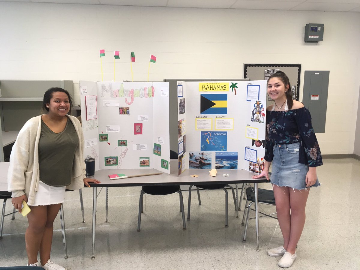 CoachKenneyXC's tweet photo. So much #ExcitementForLearning at the SOC Class Culture Festival this morning! @OakdalePost https://t.co/KP3XGsx2Xz