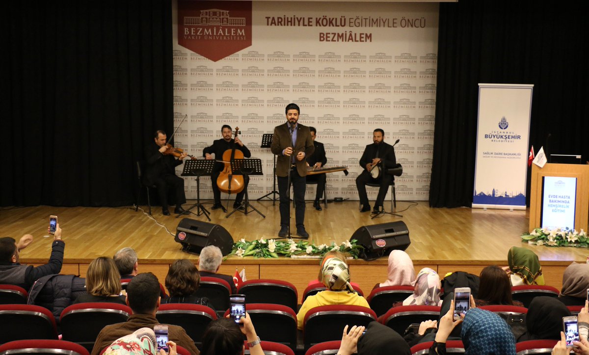 Sürekli Eğitim Uygulama ve Araştırma Merkezimiz bünyesinde Hemşirelik Bölümümüz ile İBB Sağlık ve Hıfzısıhha Müdürlüğü iş birliğiyle gerçekleşen "Evde Hasta Bakımında Hemşirelik Eğitimi" programının kapanış töreni katılım belgesi takdimi ve müzik dinletisi ardından sona erdi.