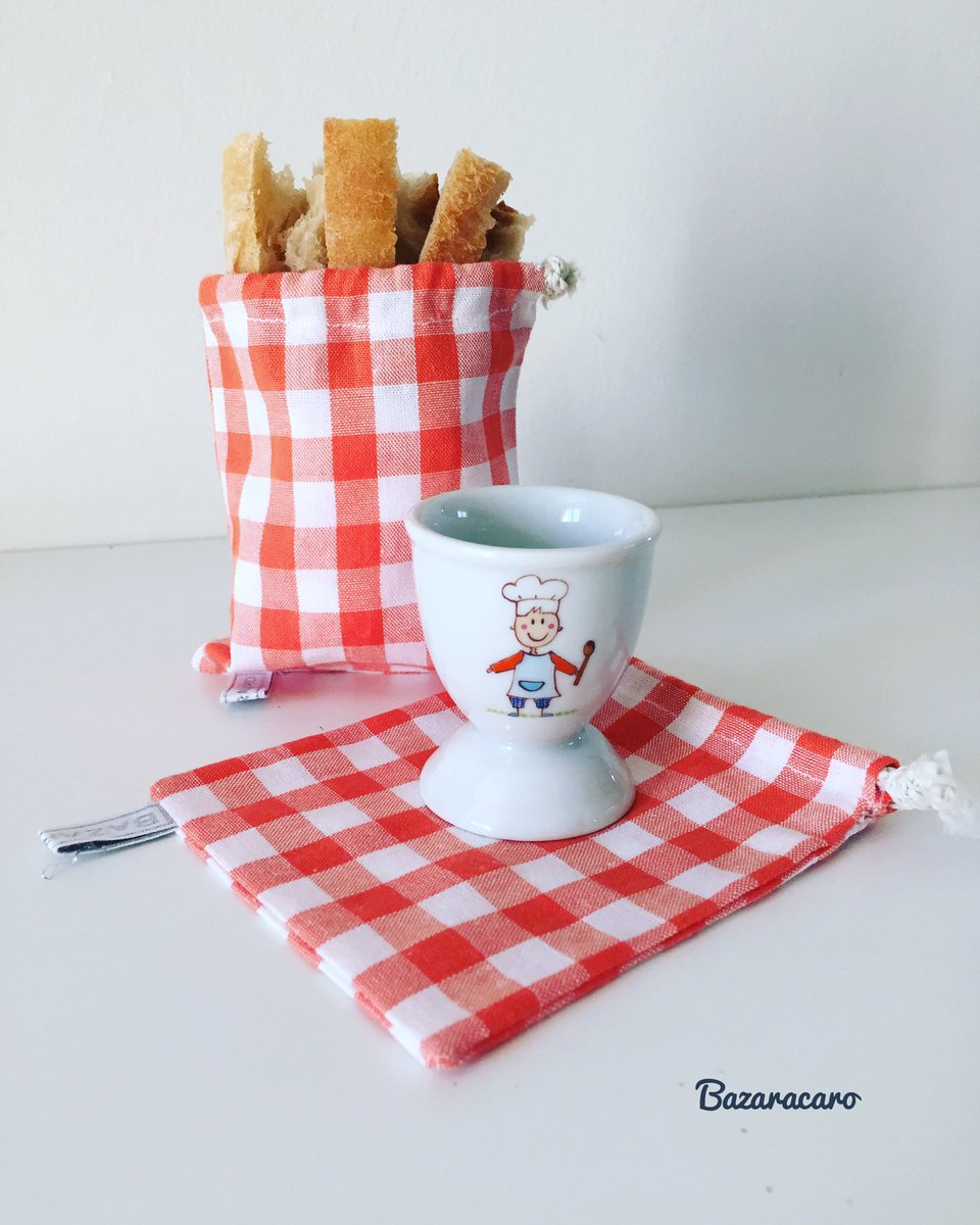 bazaracaro's tweet photo. Dans la collection capsule à retrouver dès le 2 avril chez « les trésors bordelais » dans la galerie commerciale de Pessac. Nous vous présentons «Lulu Tambouille » et son sac à mouillette !!! 
#paques #ideecadeau #porcelaine #coffretnaissance #bebe2019 #cuisine #kid #madeinfrance https://t.co/GGIch73nPE