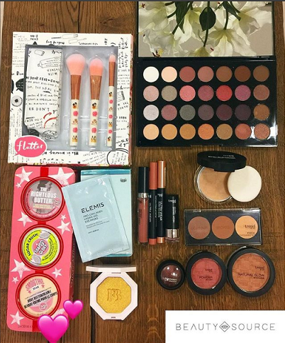 Beauty_Source_t's tweet photo. Enter to Win Smashbox bestsellers and €50 Sephora Gift Card 💌 - https://t.co/5EDpxSVZjn https://t.co/r36hs6Ky9a