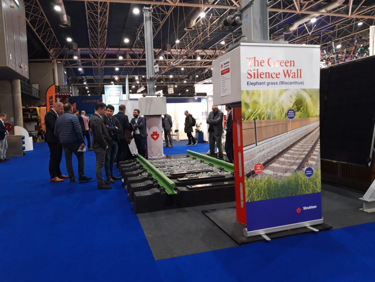 StruktonRail's tweet photo. Samen maken we het spoorvervoer van morgen nog aantrekkelijker! #RailTech2019 #samendenkeninlevensduur https://t.co/EqnRvi7cBg