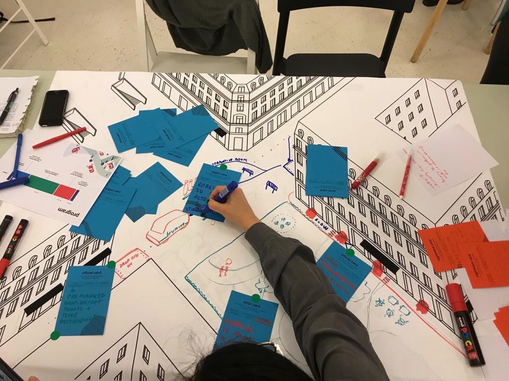 Great moment yesterday to reflect on the future of #mobility through #cocreation at "Smart car, dumb city?" unusual atelier / Will smart mobility make our cities stupid, or vice-versa? \ <a href="/vrmtvrmt/">Vraiment Vraiment</a>