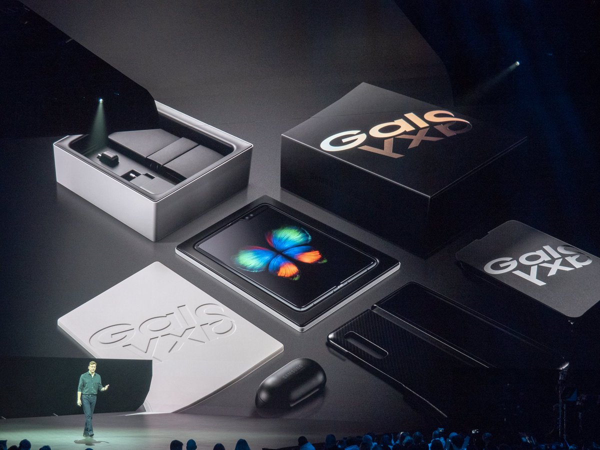 GalaxyFoldFr's tweet image. Quelles sont les spécifications, prix et date de sortie du Samsung Galaxy Fold ? 
galaxyfold.fr/fiche-techniqu…
#smartphonepliable #galaxyfold #SamsungGalaxyFold #galaxyfoldfr #DoWhatYouCant #smartphone #pliable #unpacked2019 #foldablephone #android #technologynews