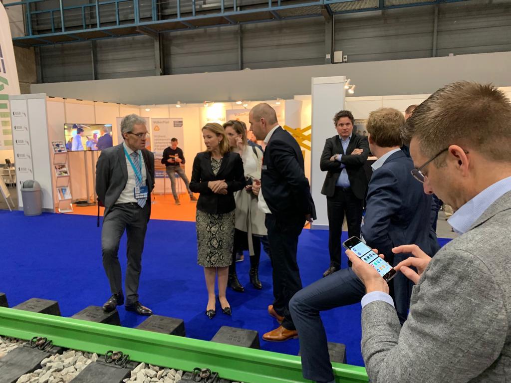 StruktonRail's tweet photo. Samen maken we het spoorvervoer van morgen nog aantrekkelijker! #RailTech2019 #samendenkeninlevensduur https://t.co/EqnRvi7cBg