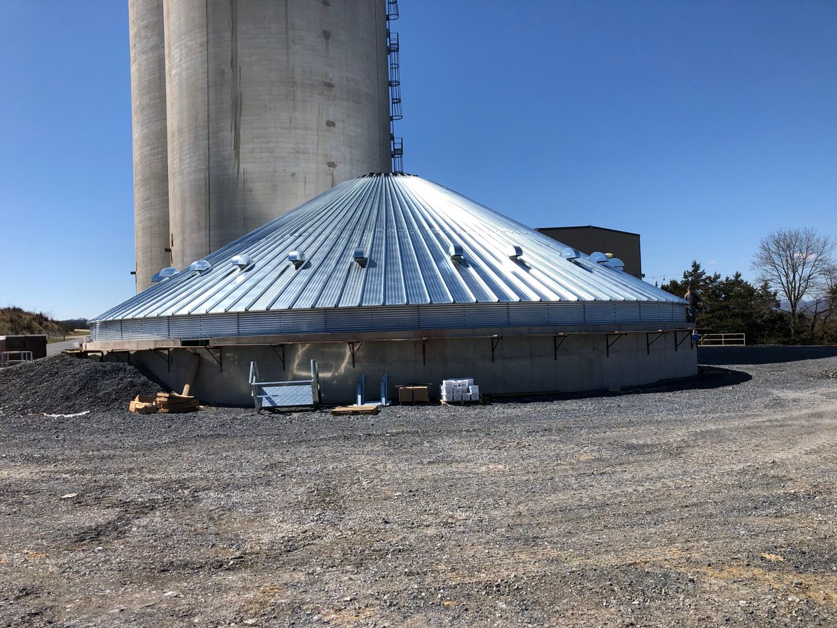 TAMSystems's tweet photo. Roof assembly almost complete on this 90' 40 ring grain bin in VA. I'd say it's looking like a pretty good day over there!! 😏
#tamsystems #roofassembly #grainbin https://t.co/ZkR6YnEwkb