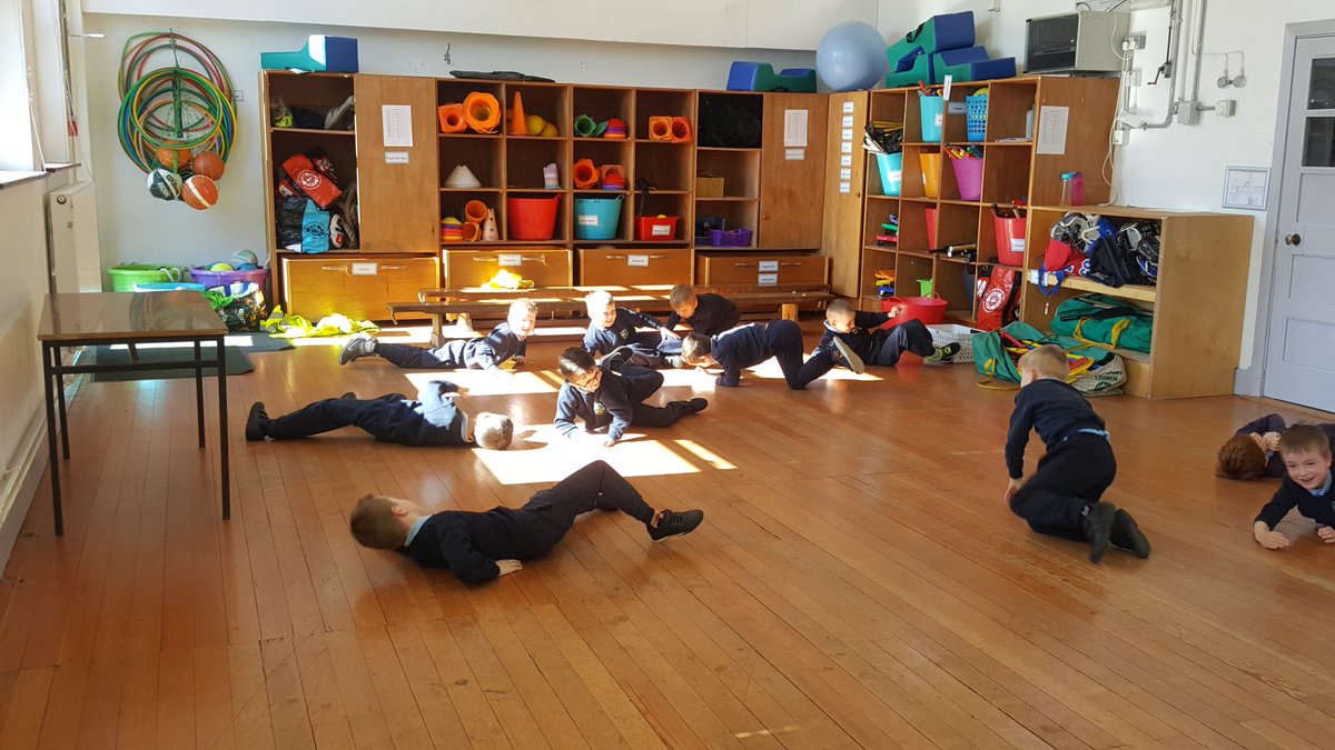 ms_rafter's tweet photo. We got to participate in a dance workshop today! #activeflag https://t.co/CJ3wWkHNeq