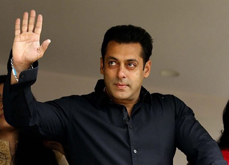 Ruzi_Gunarathna's tweet photo. @BeingSalmanKhan list down his upcoming projects. #KatrinaKaif 🔥 will be leading lady in d 3rd part of d Tiger series. In Dabangg 3, there’s @sonakshisinha 👌 . In Kick 2, he is paired with @Asli_Jacqueline 😍😍😘🤭
.
#JacquelineFernandez #SalmanKhan #Kick #Kick2 #saljack https://t.co/ZnQsyNiRQz