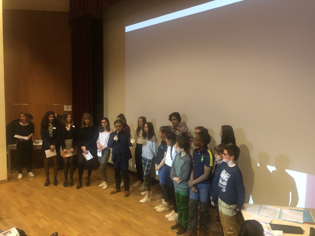 Sadate_Hamadi's tweet photo. Lauréats du concours #NonAuHarcèlement #CNAH #HelpR de @acversailles dans la catégorie VIDEO du Cycle 5, le lycée Lakanal de Sceaux (92) https://t.co/wnHUlvGxVm