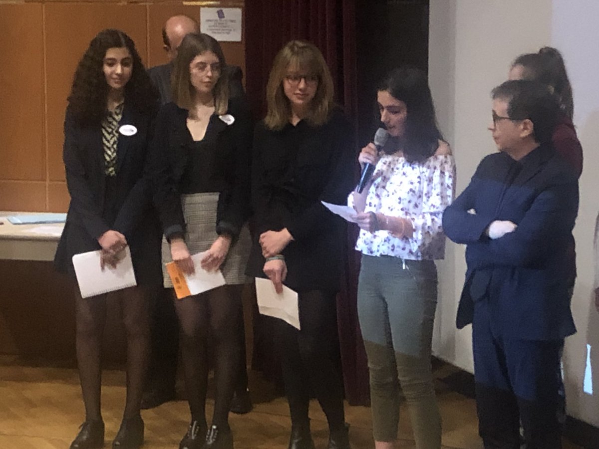 Sadate_Hamadi's tweet photo. Lauréats du concours #NonAuHarcèlement #CNAH #HelpR de @acversailles dans la catégorie VIDEO du Cycle 5, le lycée Lakanal de Sceaux (92) https://t.co/wnHUlvGxVm
