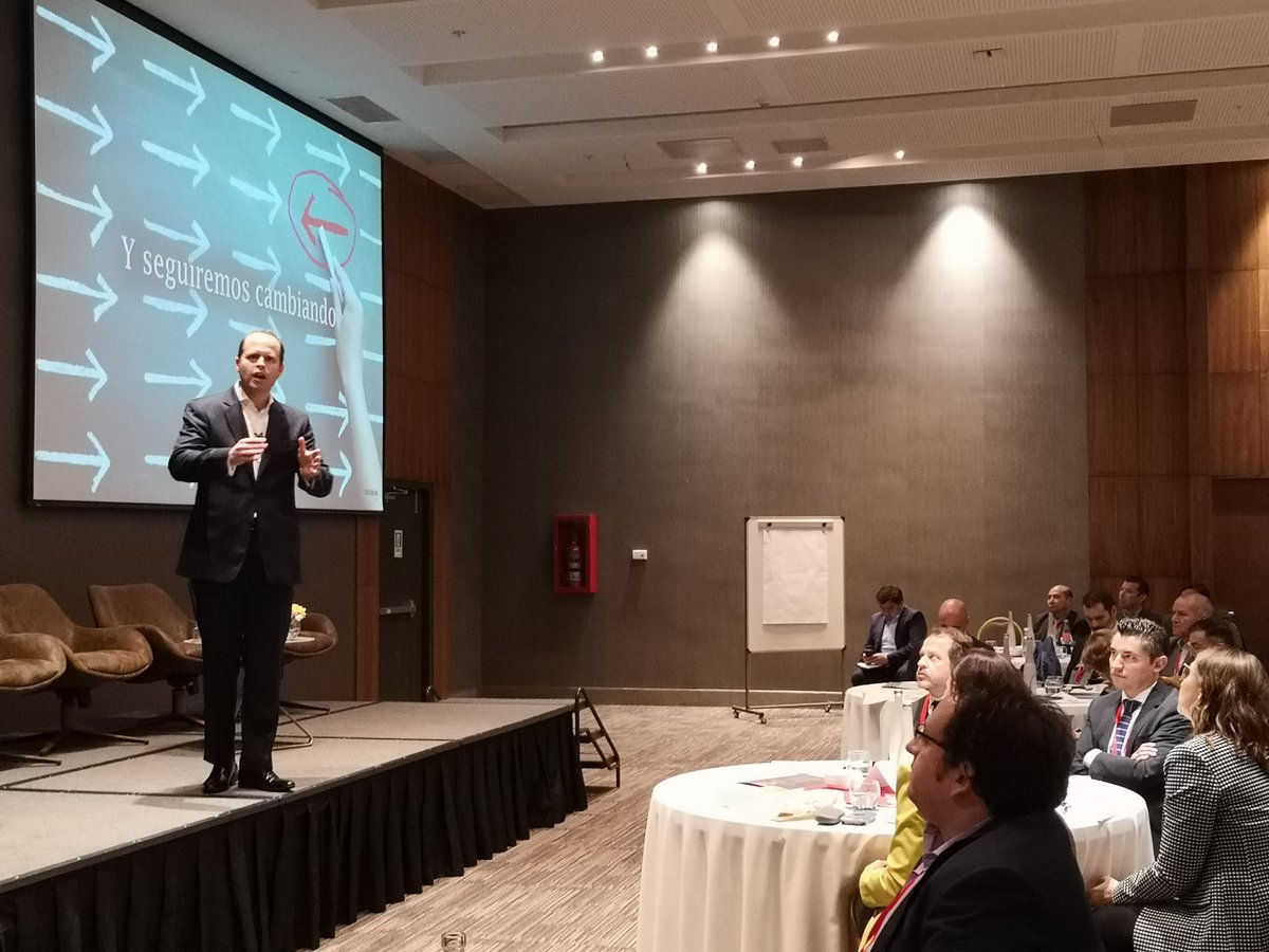 SeminariumChile's tweet photo. [Digital Transformation in Healthcare] "Las organizaciones que se resisten a la transformación digital, o no saben enfrentarla, desaparecen. El modelo y paradigma de relación con los pacientes va a cambiar " @C_Onetto de Sonda #SaludDelFuturo https://t.co/wedKIstUB4