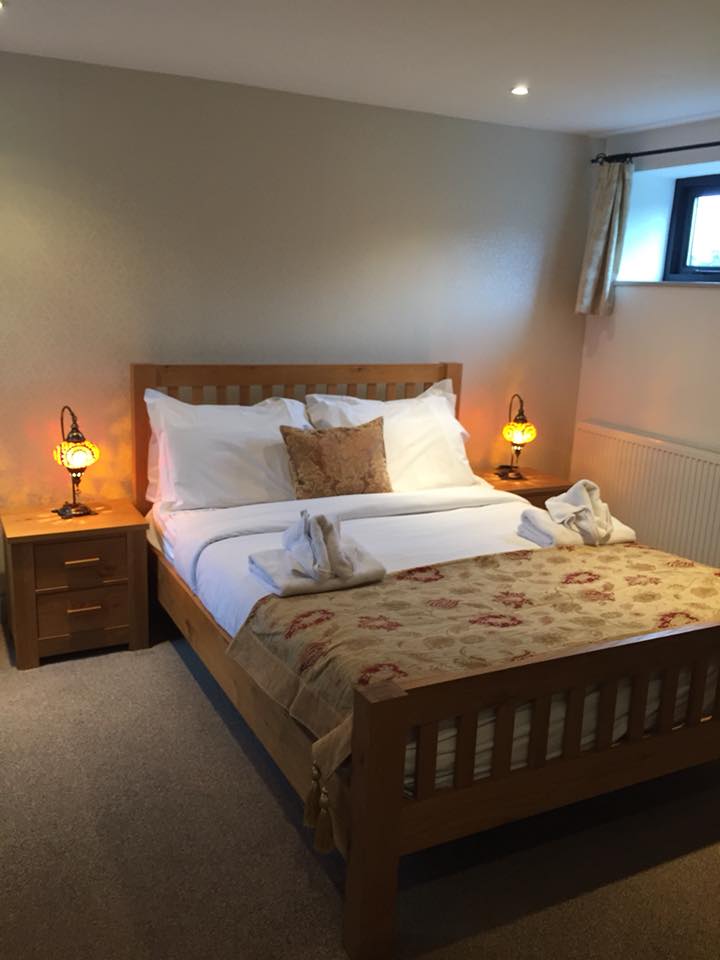 TheDeanInn's tweet photo. 10% Off our rooms when you book directly on our website during April019 #thedeaninn #westdeancollege #westdean #goodwood #westsussex #westsussexwedding #food #gastropub #chichester #drink… https://t.co/2JMaBtgft8 … https://t.co/hnWLHvGe5p