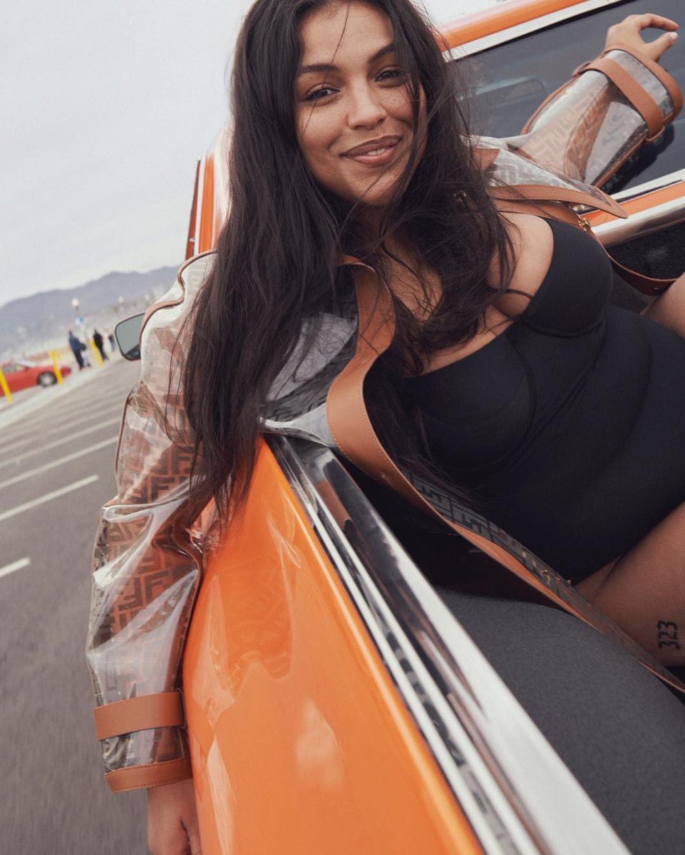 TheWallGroup's tweet photo. Rolling through in style, for the April cover of @VogueMexico. 🧡 #PalomaElesser with makeup by #LisaStorey, hair styled by #Maranda and production design by @becketcook. Photographed by #CassBird. #TWGArtists https://t.co/clQwKNdb3b