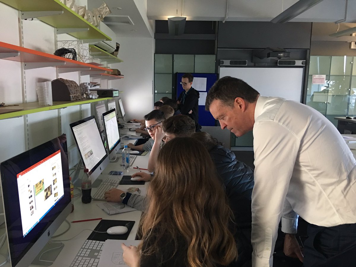 RegenBrainery's tweet photo. Jim Taylor, Chief Executive of @SalfordCouncil is here. Chatting to #Brainees about their #regeneration plans. #salford https://t.co/DCgnGFAQCw