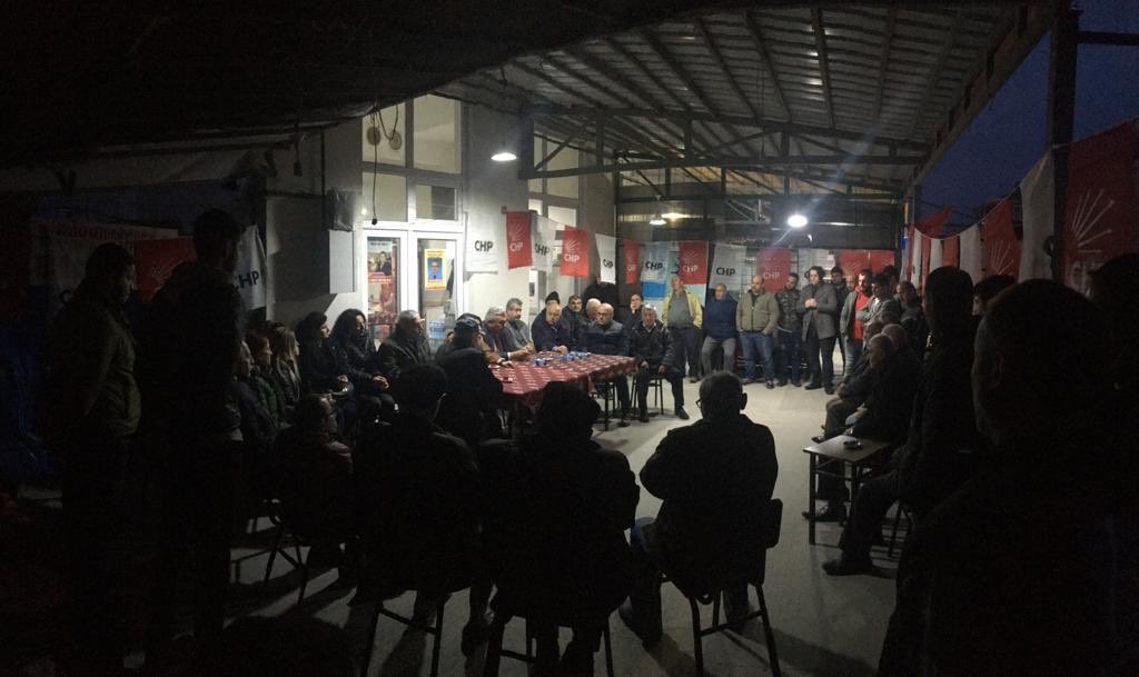 AysuBankoglu's tweet photo. Ulus, Kurtköy ve Aladağ’da hemşehrilerimiz umudun mutluluğunu yaşıyordu. Beklentilerini söyleyen yurttaşlarımız, bize öneri ve uyarıda bulunan esnaflarımız oldu. Sizler bizim gözümüz kulağımız, bizler de kimseyi ayırt etmeden halka hizmet için çalışanlarız. #MartınSonuBahar https://t.co/lyWYYY1gPv