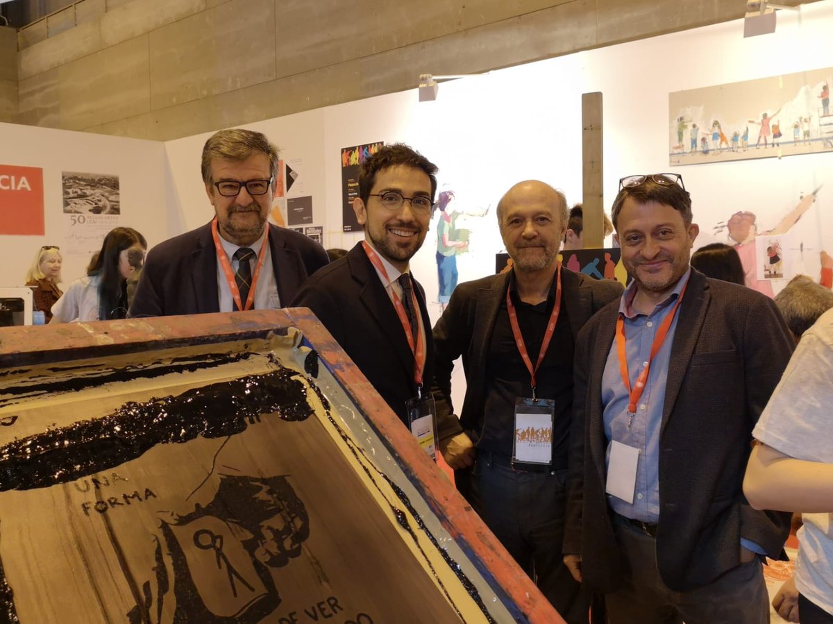 🔝 Los directivos de la #UCM también se divierten en el stand de Bellas Artes de #AULA2019.  😍

¿Aún no te has acertado a verlo? 

#laCompluestuya  #soyComplutense
