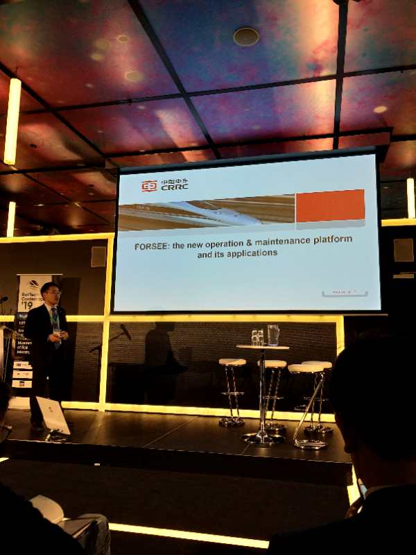 CRRC_TEC's tweet photo. CRRC expert WEN ZHENG is giving a presentation at Railtech conference. #railtech2019 #CRRC #Timeselectric https://t.co/mCtH7nIrtr