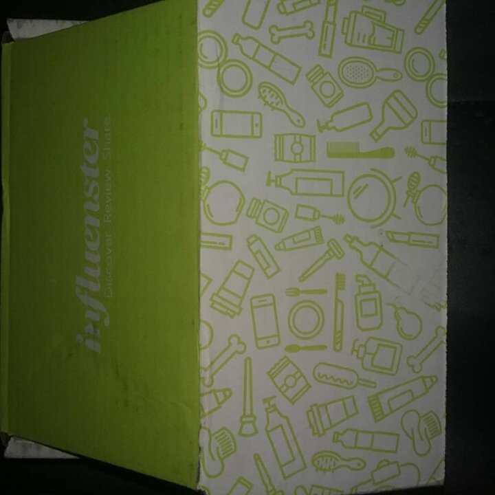 _starshine_'s tweet photo. just received my #complimentary #bossbabevoxbox and I can't wait to dig in! https://t.co/IAh1CXkkM4
