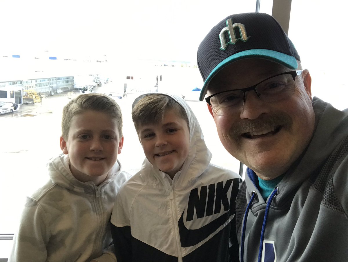 ChiefKingsbury's tweet photo. #OpeningDay #Holiday grandsons and I flying @AlaskaAir from @BoiseAir to @SeaTacAirport Go @Mariners ⚾️ #MarinersVsRedSox https://t.co/9s1W8PsnMf
