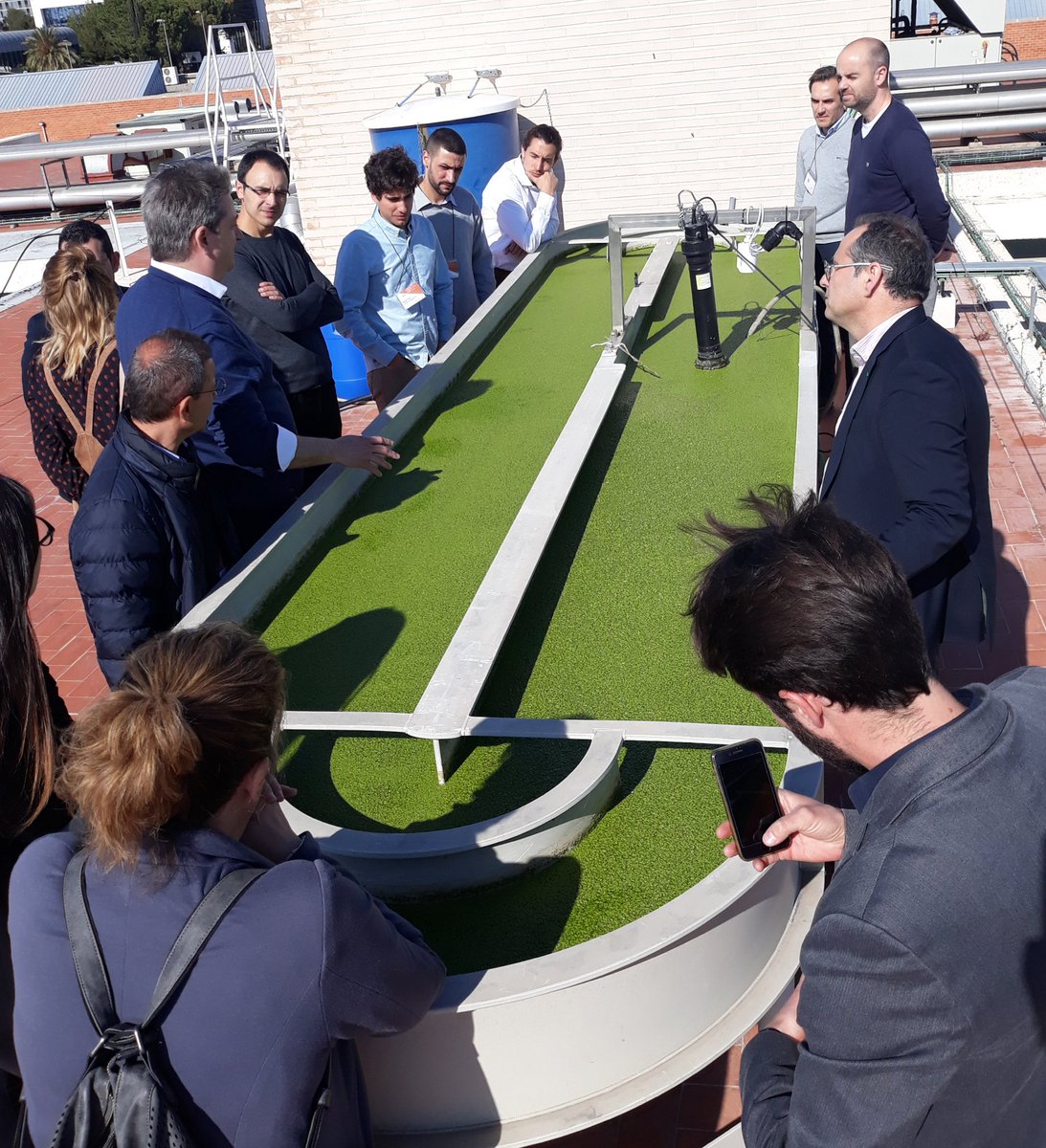 josebcarbajo's tweet photo. @andpasvid explica el sistema de cultivo de lemna en la jornada #Proteínas2030. Si te lo perdiste y te gustaría saber cómo funciona tienes otra oportunidad en el III Seminario Tecnico de Aguas el 9 de abril en @ainiatecnologia 💧💧💧 https://t.co/yqeiaFyHTL