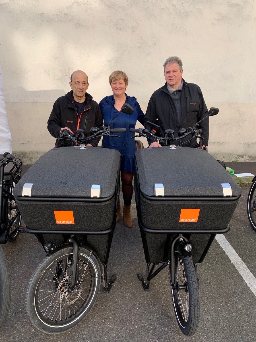 A_Chasle's tweet photo. Formidable adhésion de nos salariés à notre initiative éco citoyenne de déplacements professionnels à vélo ⁦@fabiennedulac⁩ ⁦@laurence_jdn⁩ ⁦@levugaelle⁩ ⁦@MarcBlanchet75⁩ ⁦@FrancoisBanon⁩ https://t.co/4Oe7NGqe1o