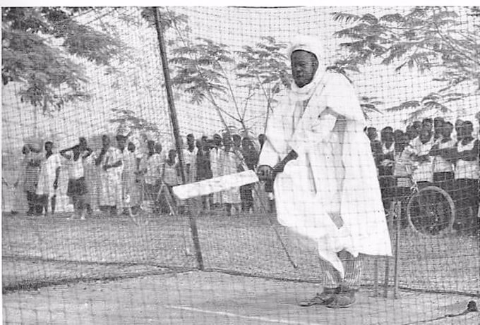 IsaAde5's tweet photo. Sir Ahmadu Bello, Sardauna of Sokoto and the first &amp; only premire of Northern Nigeria region, playing cricket in 1950s.

He was traditionalist, to the extent that he was playing game in his traditional Hausa attire, despite the availability of european sport wears at that time. https://t.co/cnwT7JzhgW