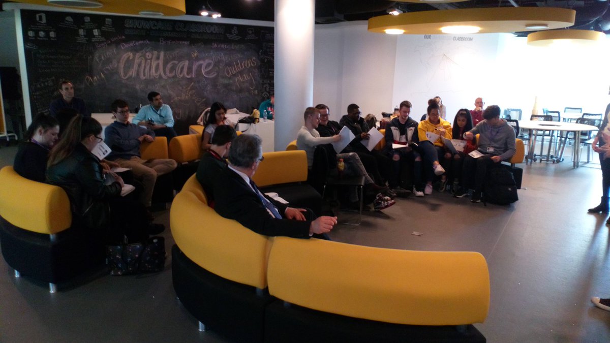 PeterDaVinci's tweet photo. Leaders in Science graduation 2019, @N_HertsCollege @LiS_Herts https://t.co/HBgapQtONE