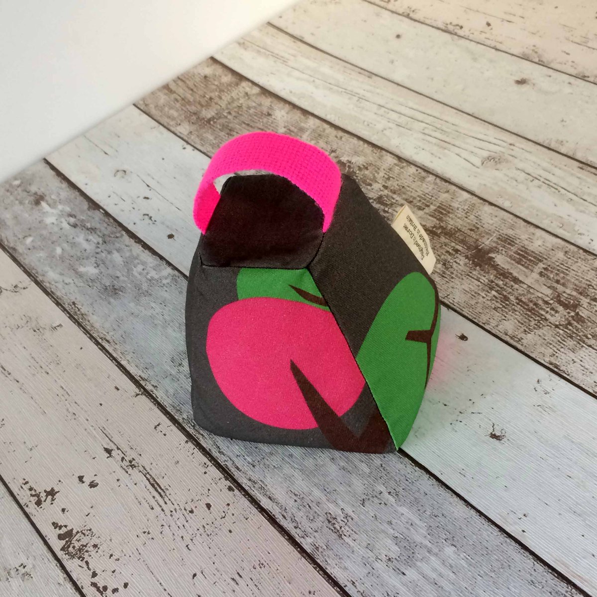 tinybirdtextile's tweet image. If this door stop doesn't sell on Etsy in 3 seconds I'm keeping it! The pink and khaki combo defies all the rules of a conventional colour palette but boy it pops! And seriously who wants to be conventional?

Step this way: bit.ly/DSOTGPk

#breaktherules #moderndesign
